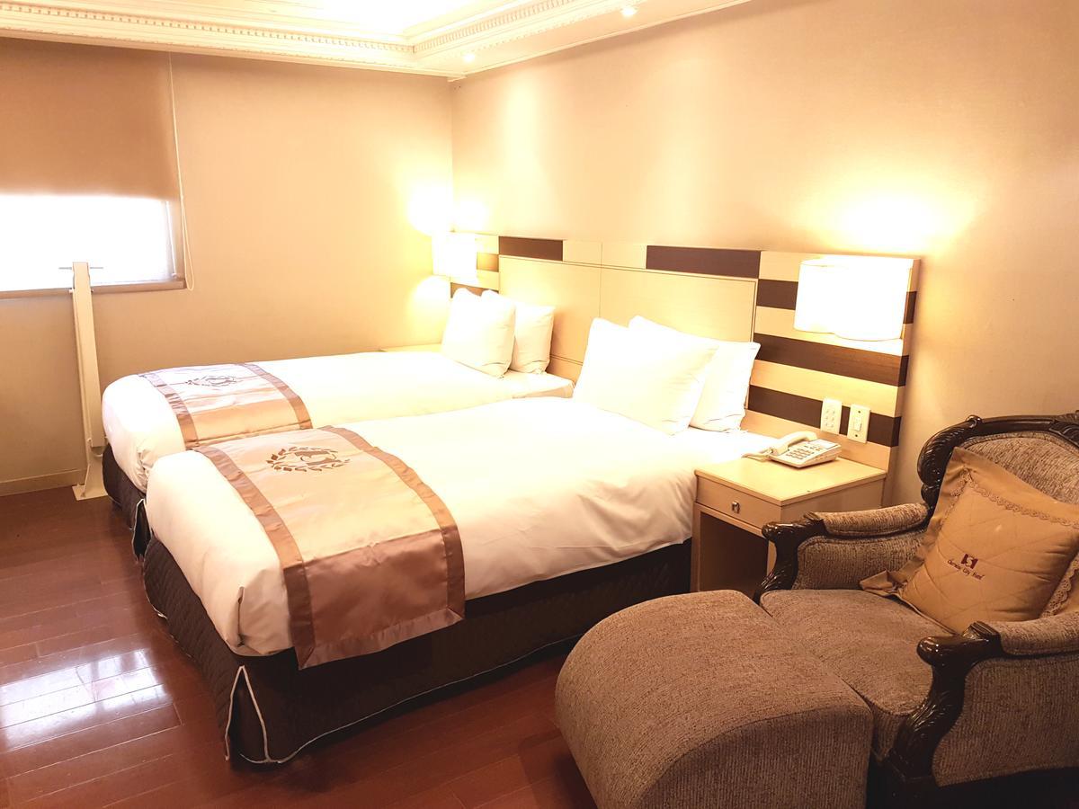Charming Castle Hotel Taipei Exterior photo