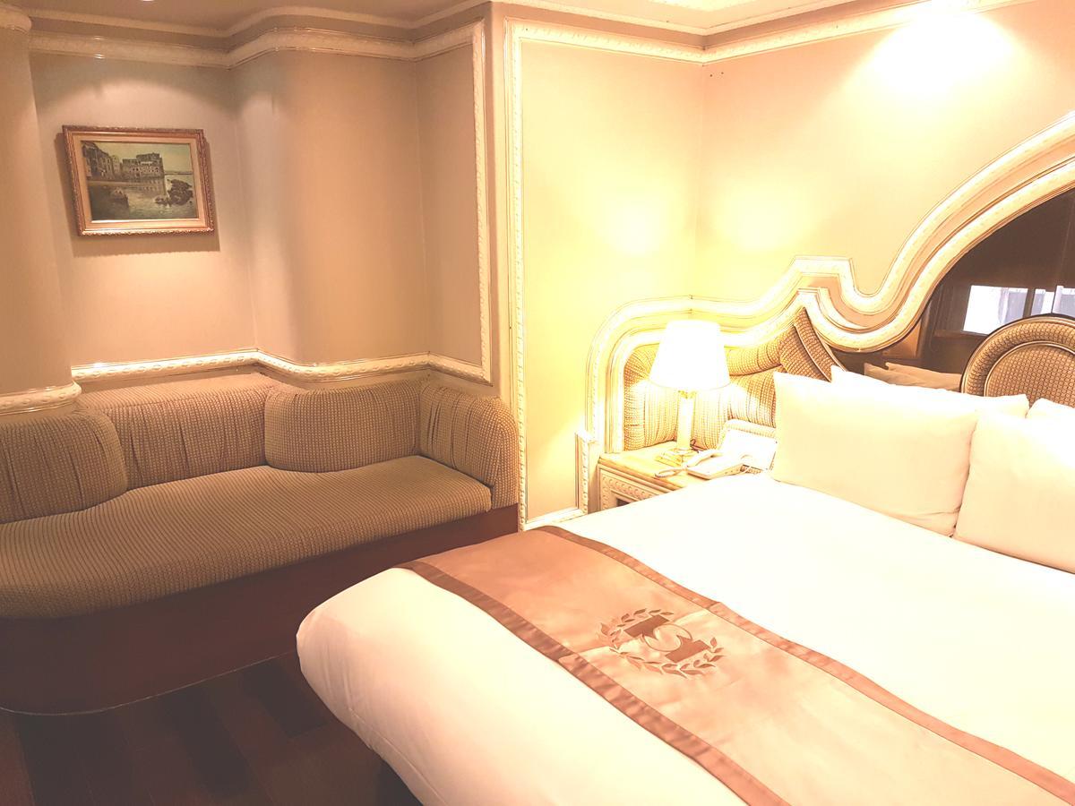 Charming Castle Hotel Taipei Exterior photo