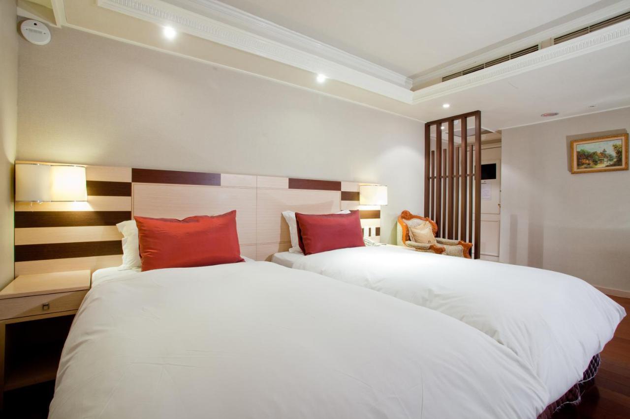 Charming Castle Hotel Taipei Exterior photo